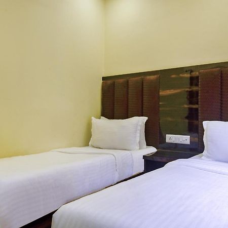 Hotel Deluxe Bombay Extérieur photo