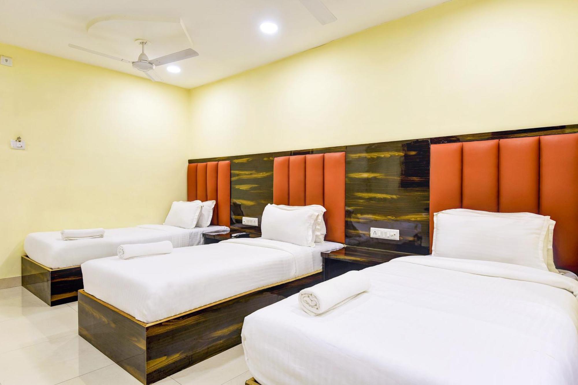 Hotel Deluxe Bombay Extérieur photo