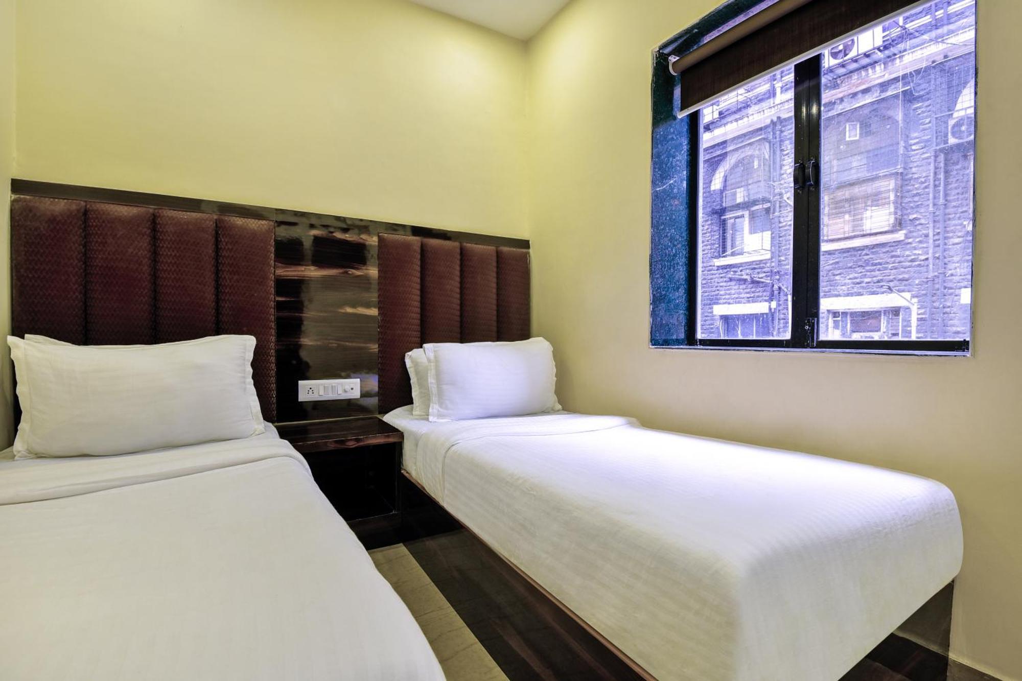 Hotel Deluxe Bombay Extérieur photo