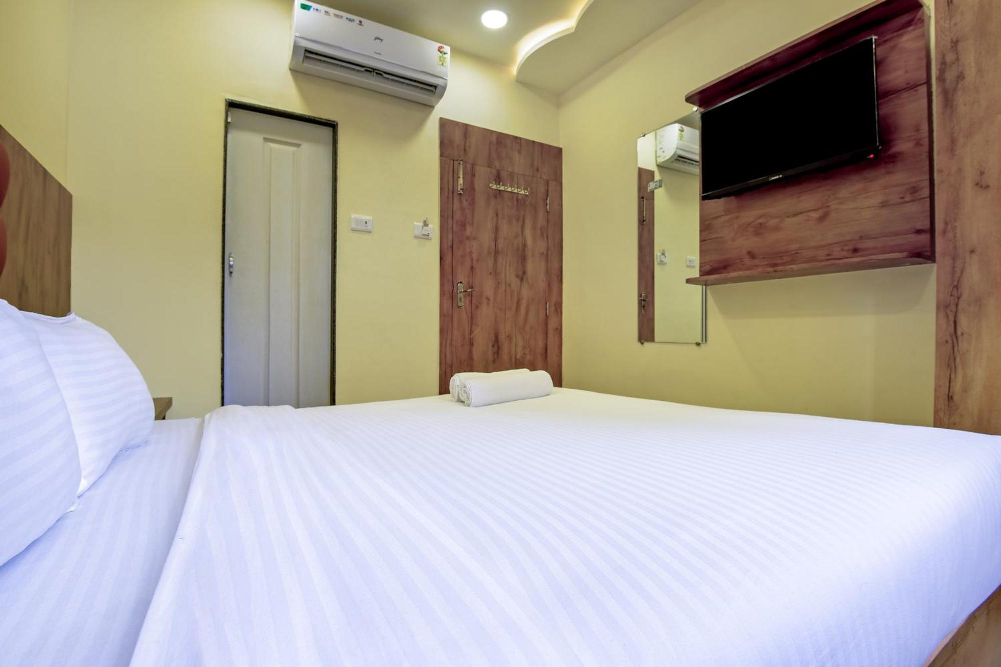 Hotel Deluxe Bombay Extérieur photo